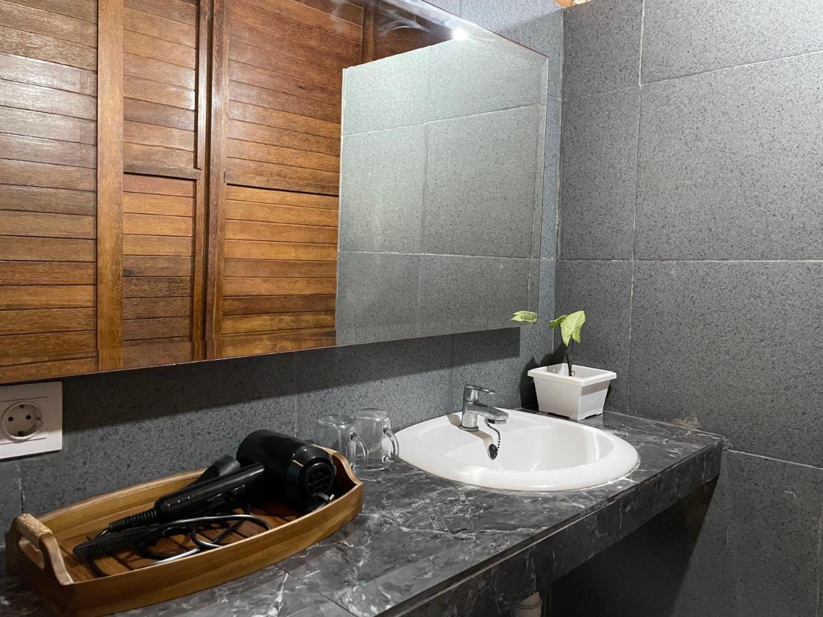 Mangrove Beach Hut Нуса Лембонган Екстериор снимка
